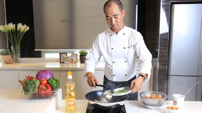 Đầu bếp Phạm Tuấn Hải, giám khảo Masterchef Việt Nam tin dùng Dầu ăn cao cấp Ranee