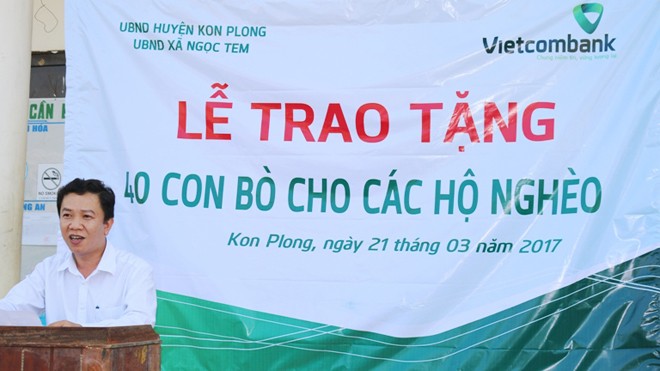 Ông Đinh Văn Toàn – Phó Giám đốc, Chủ tịch CĐCS Vietcombank Kon Tum. Ảnh: Trúc Phượng