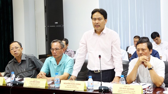 Phó TGĐ PVN Nguyễn Hùng Dũng báo cáo tiến độ hai dự án tại cuộc họp