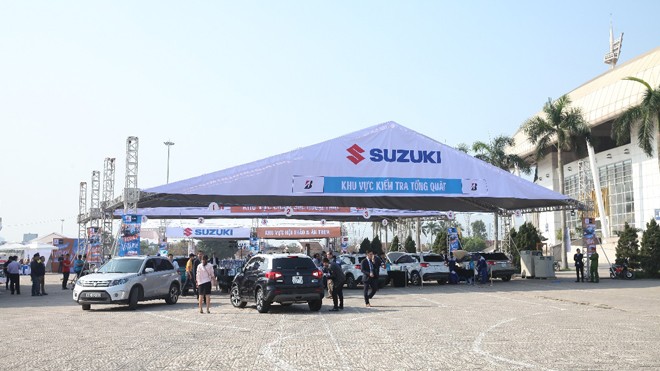 97 chiếc xe Suzuki Vitara đã tụ hội về sân vận động Mỹ Đình trong Ngày hội Vitara
