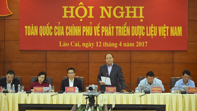 Thủ tướng Nguyễn Xuân Phúc phát biểu khai mạc hội nghị. Ảnh: VGP/Quang Hiếu