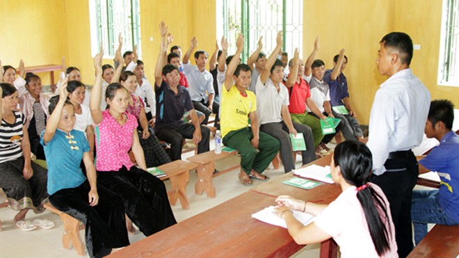 Một buổi sinh hoạt tại Tổ tiết kiệm và vay vốn của người dân vay vốn NHCSXH tại bản Nà Khoa 2, xã Nà Khoa, huyện Nậm Pồ.