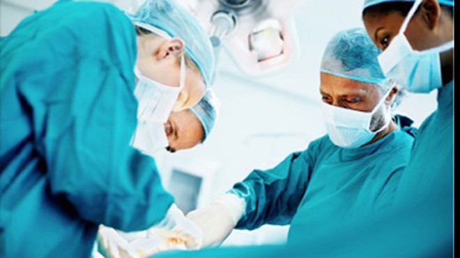 Sau phẫu thuật cắt trĩ, người bệnh có thể phải đối mặt với một số biến chứng