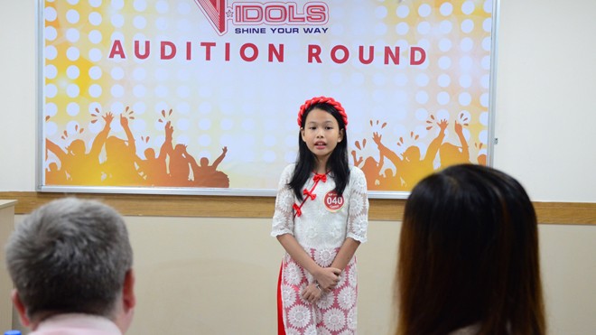 Tìm kiếm tài năng hát Tiếng Anh tại V-Idols của VUS 