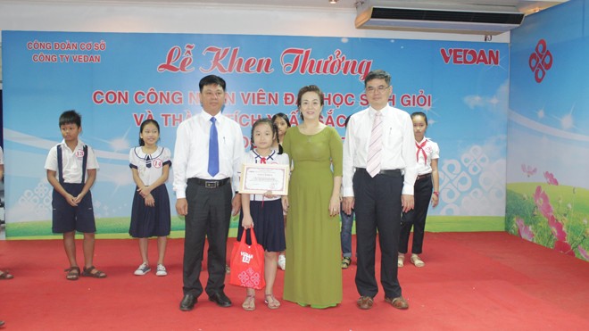  Vedan Việt Nam khen thưởng 700 con em công nhân viên học giỏi
