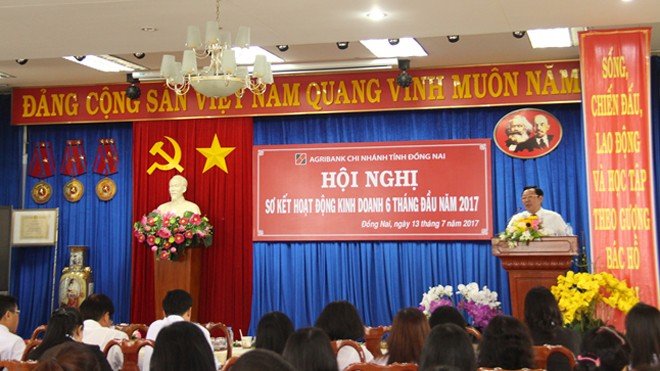 Ông Nguyễn Huy Trinh – Giám đốc Agribank chi nhánh Đồng Nai chỉ đạo Hội nghị
