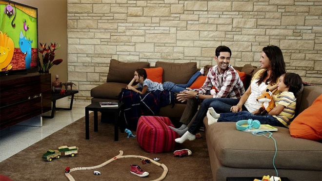 Kích thước TV phù hợp với diện tích phòng giúp cả gia đình thoải mái hơn khi xem