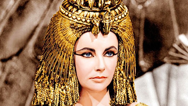 Vàng được coi là bí quyết làm đẹp thời thượng của vua chua thời Ai Cập cổ đại (Ảnh minh họa)
