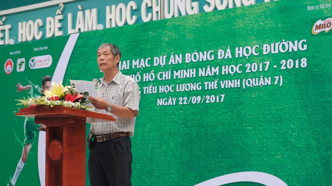 Ông Ngô Lê Bằng- Phó Chủ tịch Liên đoàn bóng đá TP HCM phát biểu khai mạc chương trình