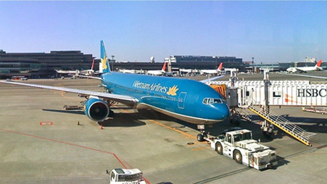 Máy bay của Vietnam Airlines tại sân bay quốc tế Narita 