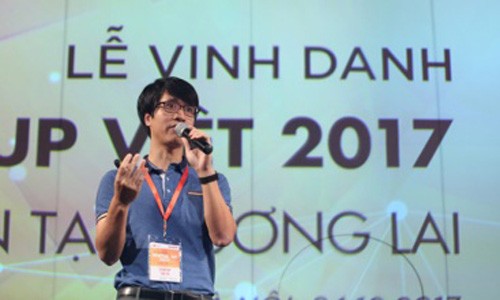 CEO Nguyễn Bá Đức đang pitching về Homedy
