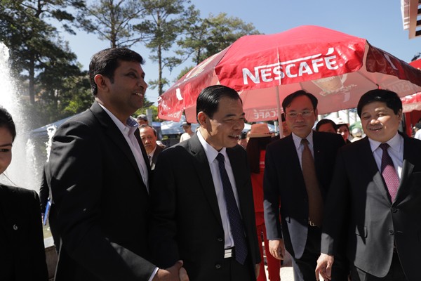 Lãnh đạo cấp cao của Bộ Nông nghiệp và phát triển nông thôn tỉnh Lâm Đồng và Nestle Việt Nam tại không gian văn hóa cà phê Việt Nam