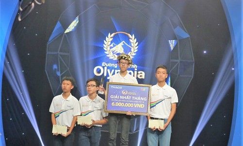 Trần Nhân Quyền, học sinh lớp 11 Trường TH School vừa đạt giải nhất Cuộc thi tháng 12 của Đường lên đỉnh Olympia 2018