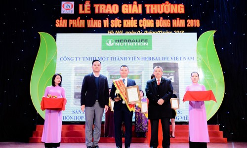 Herbalife Việt Nam nhận giải 'Sản phẩm vàng vì sức khỏe cộng đồng'