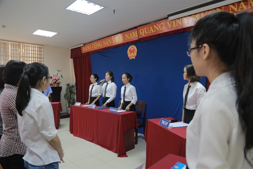 Sinh viên Duy Tân tham gia một buổi học mô phỏng “Phiên tòa giả định”