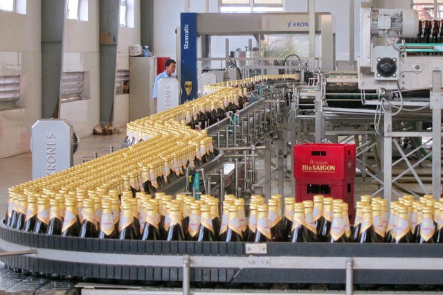 Dây chuyền sản xuất bia Sài Gòn luôn đảm bảo nghiêm ngặt, an toàn vệ sinh
