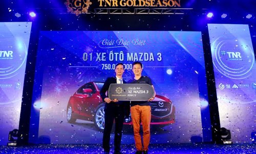 Anh Nguyễn Duy Hải - khách hàng may mắn trúng chiếc Mazda 3 Sedan 2.0 tại sự kiện