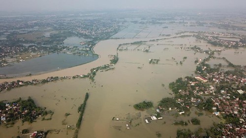Vỡ đê gây ngập lụt diện rộng là một trong những nguy cơ có thể gây thảm hoạ với Thủ đô. Ảnh: Ngọc Thành.