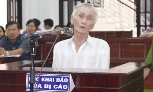 Bị cáo Lê Văn Ri (Tám Ri, 71 tuổi, ngụ TP.HCM) bị tuyên án tử hình vì tội giết người.