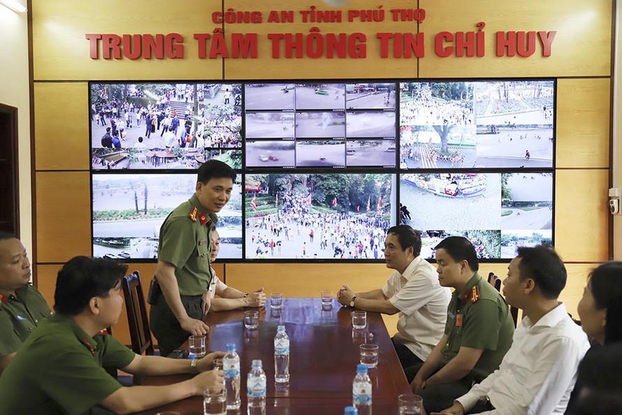 Lãnh đạo tỉnh Phú Thọ đã đi kiểm tra, động viên CBCS lực lượng Công an tại Trung tâm Chỉ huy Công an tỉnh tại Khu di tích lịch sử Đền Hùng.