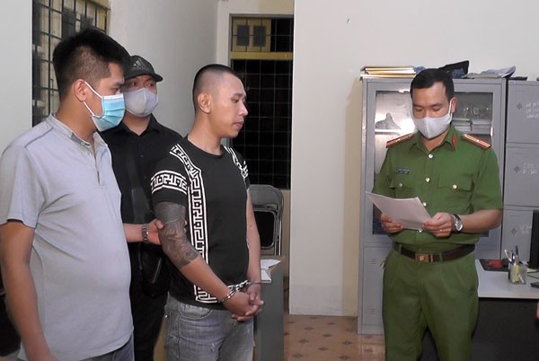 Đối tượng Nguyễn Đức Anh và Lê Minh Cường tại cơ quan điều tra.