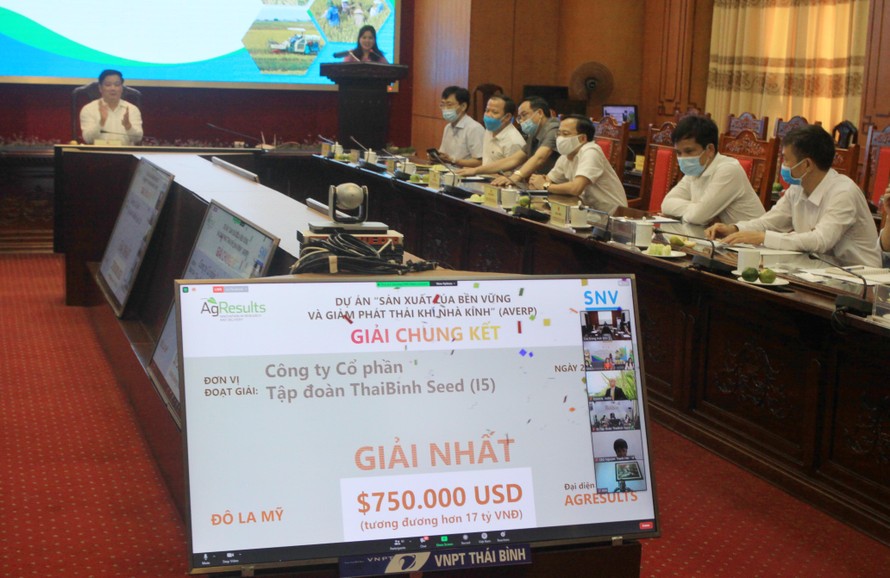 Công ty CP Tập đoàn Thái Bình SeedSeed đoạt giải Nhất trị giá 750.000 USD - Ảnh: Hoàng Long
