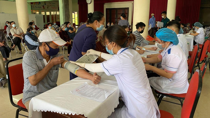 Thành phố Nam Định tiếp tục đẩy mạnh tiến độ tiêm vắc xin để hoàn thành tiêm phủ mũi 1 - Ảnh: Hoàng Long