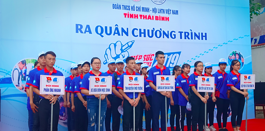sáng 24/6, gần 2.500 thanh niên tình nguyện Thái Bình đã xuất quân, tiếp sức kỳ thi tHPT Quốc gia 2019 - Ảnh: Hoàng Long