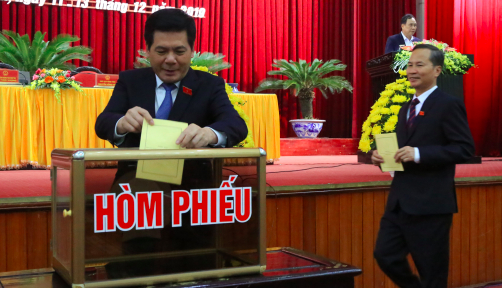 Các đại biểu HĐND Thái Bình bầu chức danh PHó Chủ tịch và uỷ viên UBND tỉnh - Ảnh: Hoàng Long