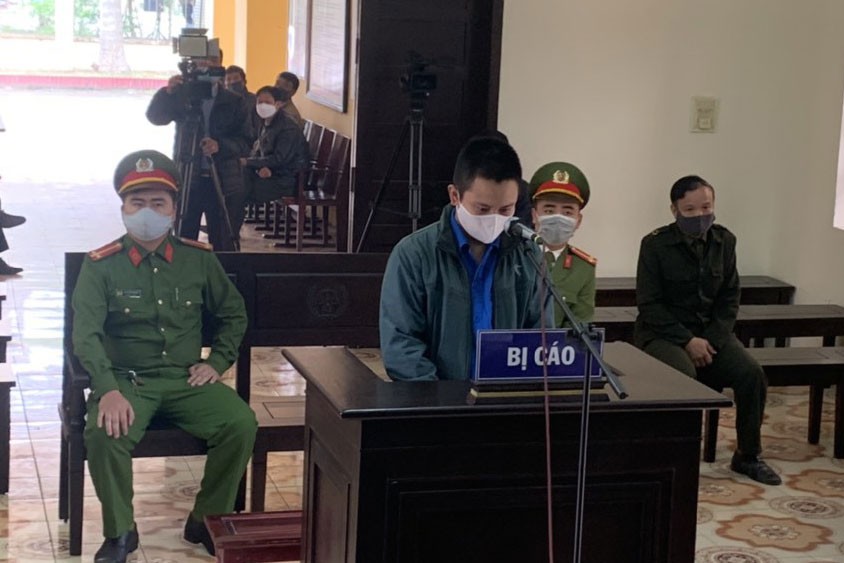 Trần Văn Mạnh bị xử 9 tháng tù giam vì "thông chốt" kiểm dịch và đánh nhân viên trực - Ảnh: Hoàng Long