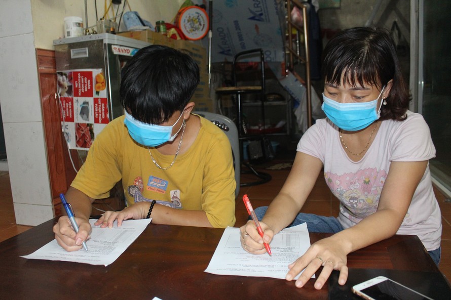 Toàn bộ các trường hợp từ vùng dịch về Thái Bình phải cách ly, khai báo y tế để ngăn căhnj mầm bệnh - Ảnh: Hoàng Long 