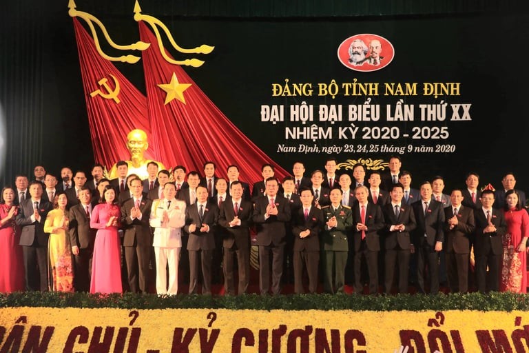 Đại hội đã bầu ra Ban Chấp hành Đảng bộ tỉnh Nam Định khoá XX gồm 53 người - Ảnh: Hoàng Long