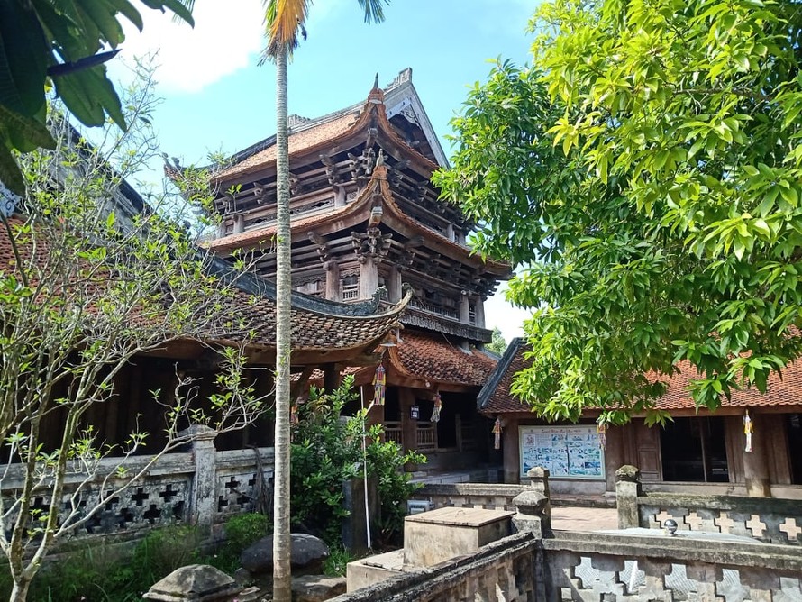 Gác chuông gỗ tại Chừa Keo Thái Bình được công nhận cao nhất Việt Nam - Ảnh: Hoàng Long