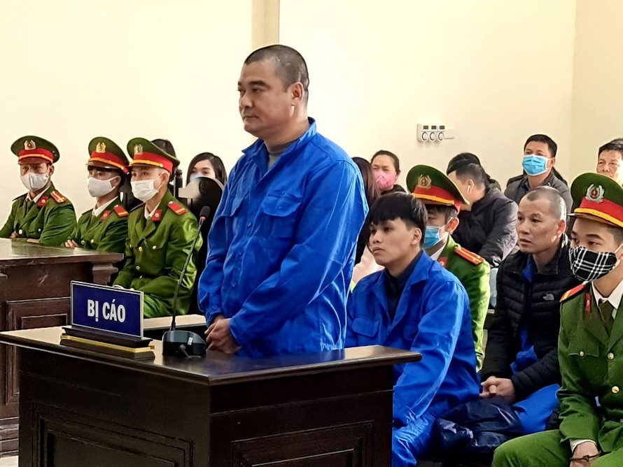 Trần Đại Thuỷ lĩnh 39 tháng từ giam trong vụ "ăn chặn cả người chết" trong lĩnh vực hoả táng tại Nam Định - Ảnh: Hoàng Long