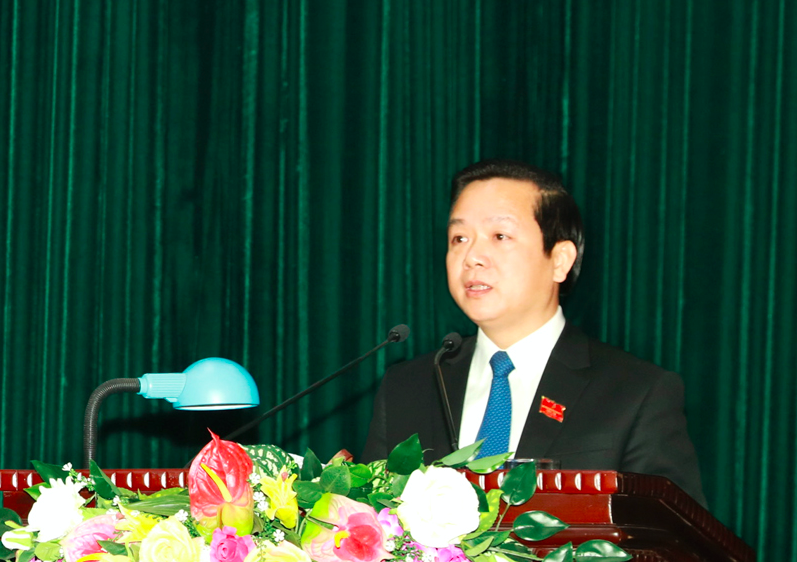 Thủ tướng Chính phủ phê chuẩn ông Phạm Quang Ngọc làm Chủ tịch UBND tỉnh Ninh Bình, nhiệm kỳ 2016-2021. Ảnh: Hoàng Long