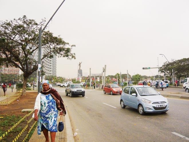  Đại lộ Hồ Chí Minh là đường đẹp nhất thủ đô Luanda. Ảnh: Phong Cầm