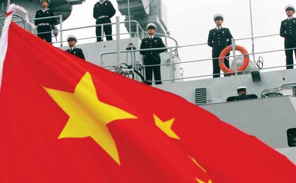 Tàu Trung Quốc nhiều lần đi vào vùng biển tranh chấp với Nhật Bản, khiến nhiều người lo ngại nguy cơ đụng độ leo thang thành xung đột quân sự. Ảnh: Japan Times