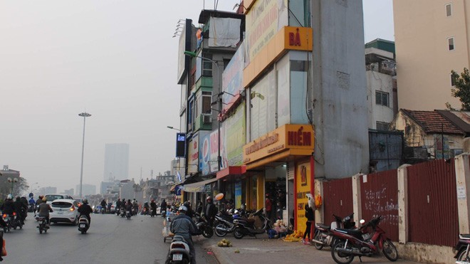  Nhà siêu mỏng trên đường Kim Liên mới giáp Ô Chợ Dừa. Ảnh: Minh Tuấn
