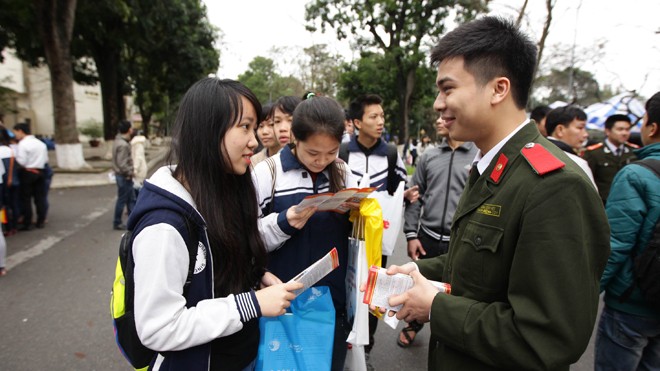 Nhiều học sinh quan tâm khối ngành quân đội, công an