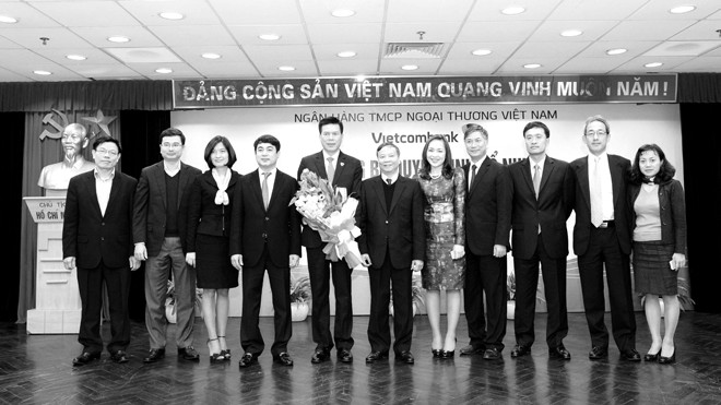 Ông Phạm Mạnh Thắng (thứ 5 từ trái sang) - tân Phó Tổng giám đốc Vietcombank tại buổi Lễ công bố quyết định bổ nhiệm