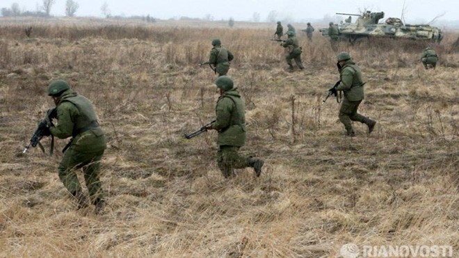 Quân đội Nga liên tục tập trận sát biên giới Ukraine. Ảnh: Ria-Novostia