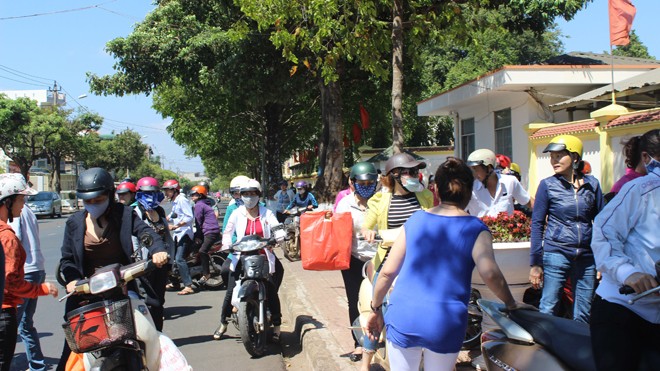  Tiểu thương tập trung trước UBND tỉnh Đắk Lắk