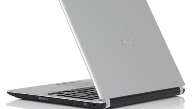 Mua laptop core i3, tặng điện thoại