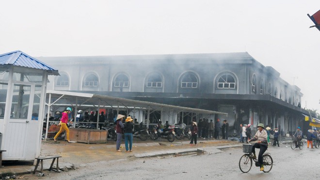 Chợ phố Hiến sau vụ cháy. Ảnh:Tuấn Nguyễn