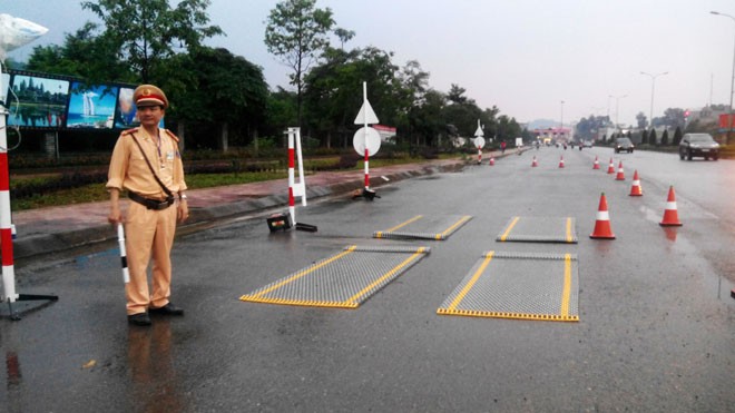 Xe quá tải vắng tanh tại một trạm cân xe ở Lào Cai