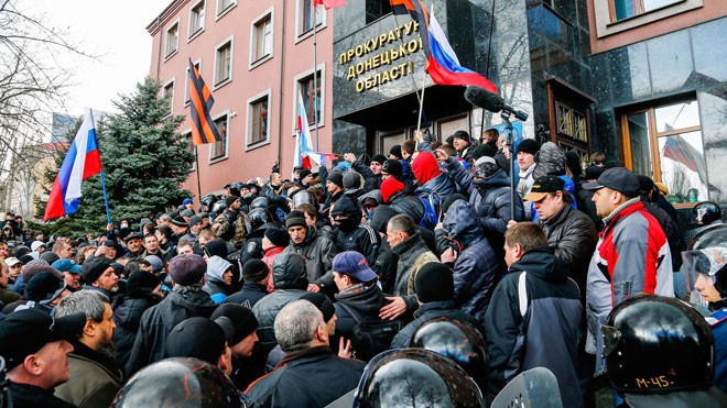  Phong trào đòi ly khai đã lan ra 3 thành phố miền đông Ukraine. Ảnh: NBC News