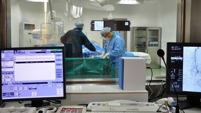 Điều trị ung thư bằng phương pháp cấy hạt phóng xạ tại BV Ung Bướu Hiện Đại Quảng Châu