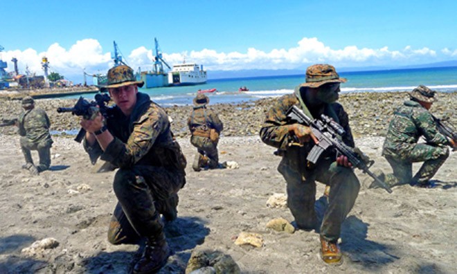 Mỹ và Philippines tổ chức cuộc tập trận chung mang tên CARAT 18 vào năm ngoái.