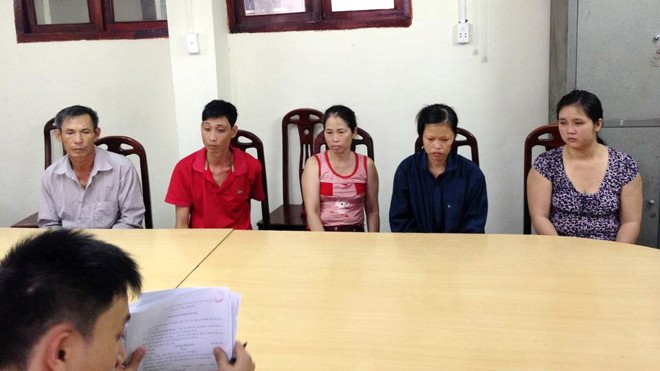 Nhóm “mẹ mìn” Nguyễn Thúy Hằng bị bắt khi đưa một cháu bé từ TPHCM ra Móng Cái để bán sang Trung Quốc 