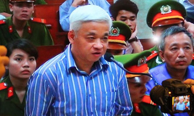 Nguyễn Đức Kiên trong phiên Tòa sơ thẩm ngày 16/4.
